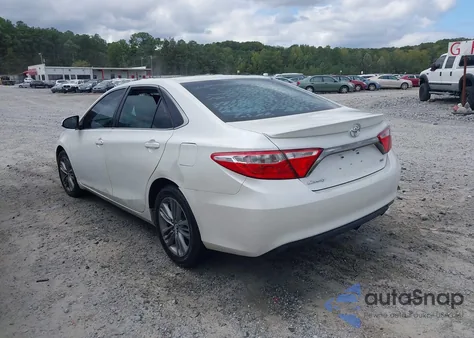 2015 Toyota Camry Se z USA, uszkodzony, nr VIN 4T1BF1FK3FU020309